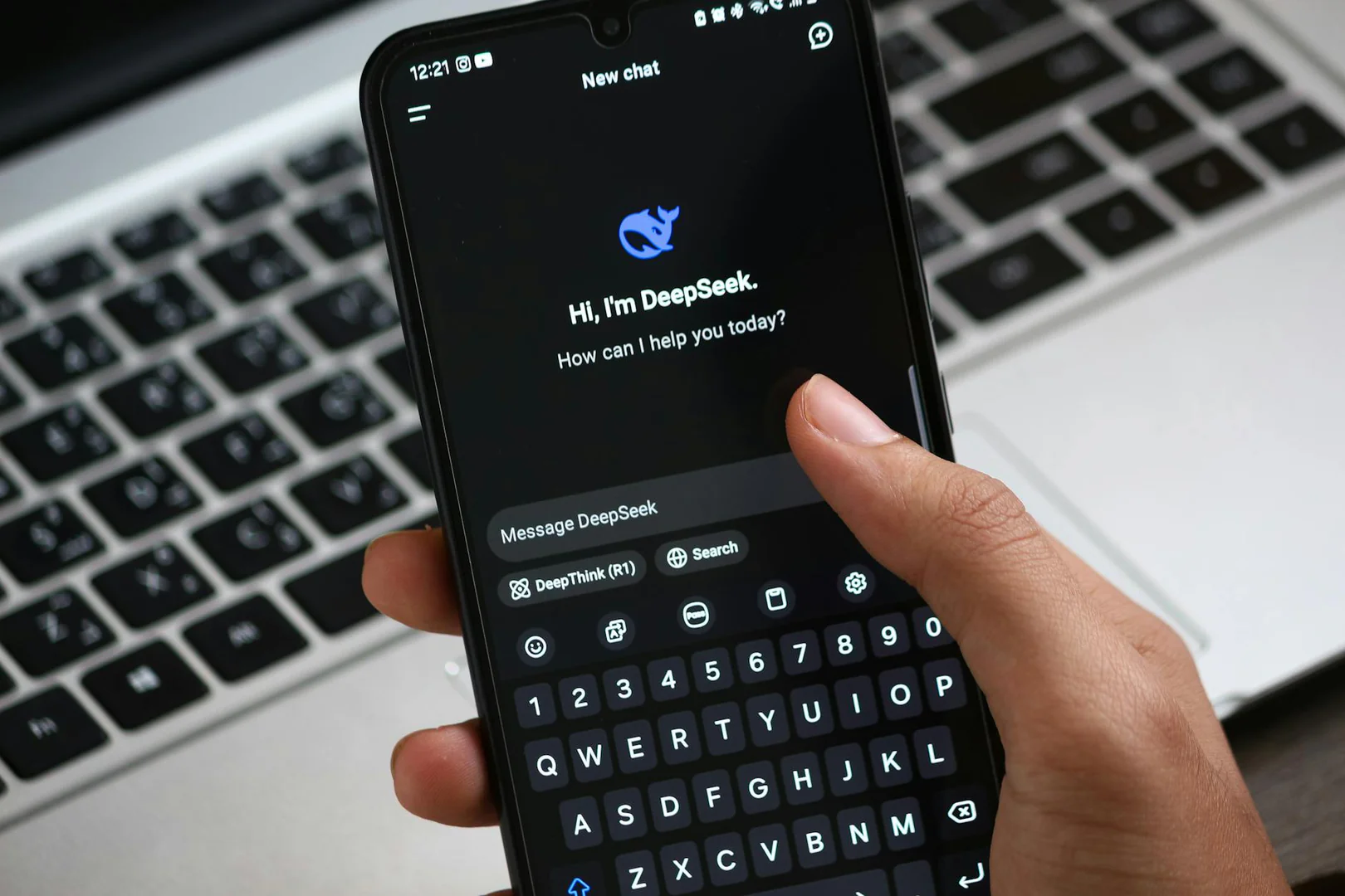 A defense official reveals how AI chatbots could be used for targeting decisions