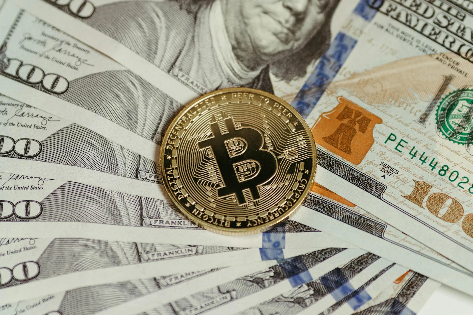 Coinbase erhält US-Banklizenz, Schweizer Crypto-Banken bleiben zurück