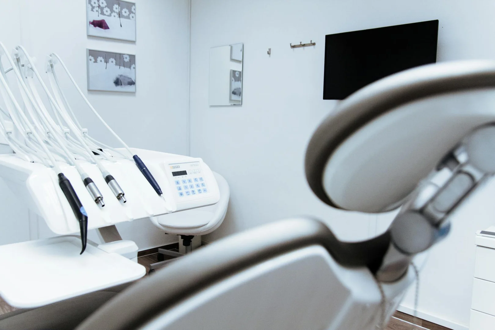 Praxis-Finance-Automation für Schweizer Ärzte: TARMED-Abrechnung, Krankenversicherung, Patientenbilling (KVG/VVG)
