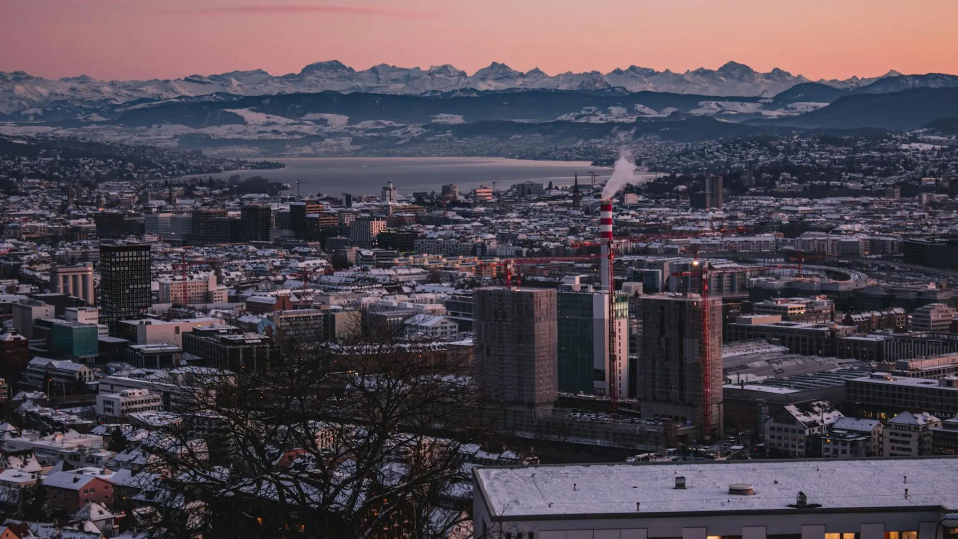 Helvetia Baloise: Erste Kündigungen nach Fusion, Analysten fiebern Capital Markets Day entgegen