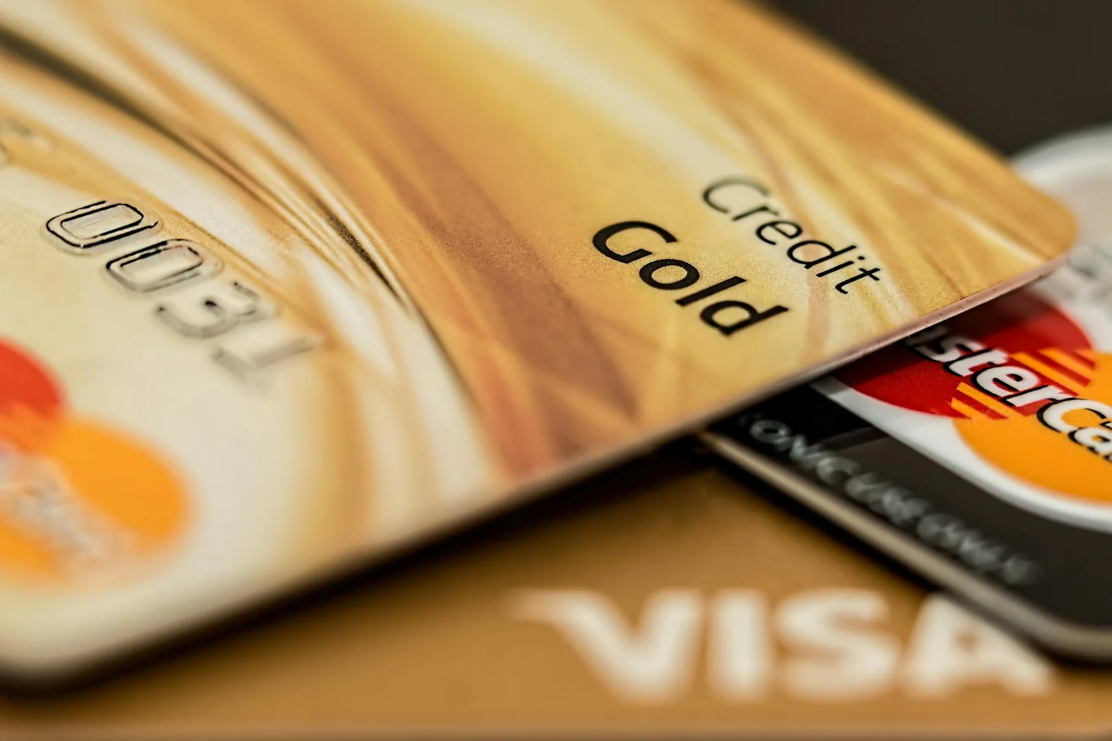 Mastercards KI-geführter C-Suite für KMU: Chancen und Herausforderungen für Schweizer Finanzdienstleister