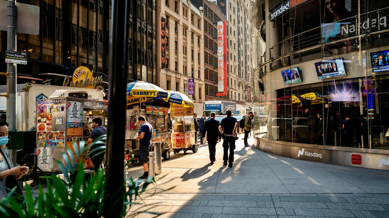 Nasdaq und Kraken: Tokenisierte Aktien im regulierten und Onchain-Markt – Implikationen für die Schweiz