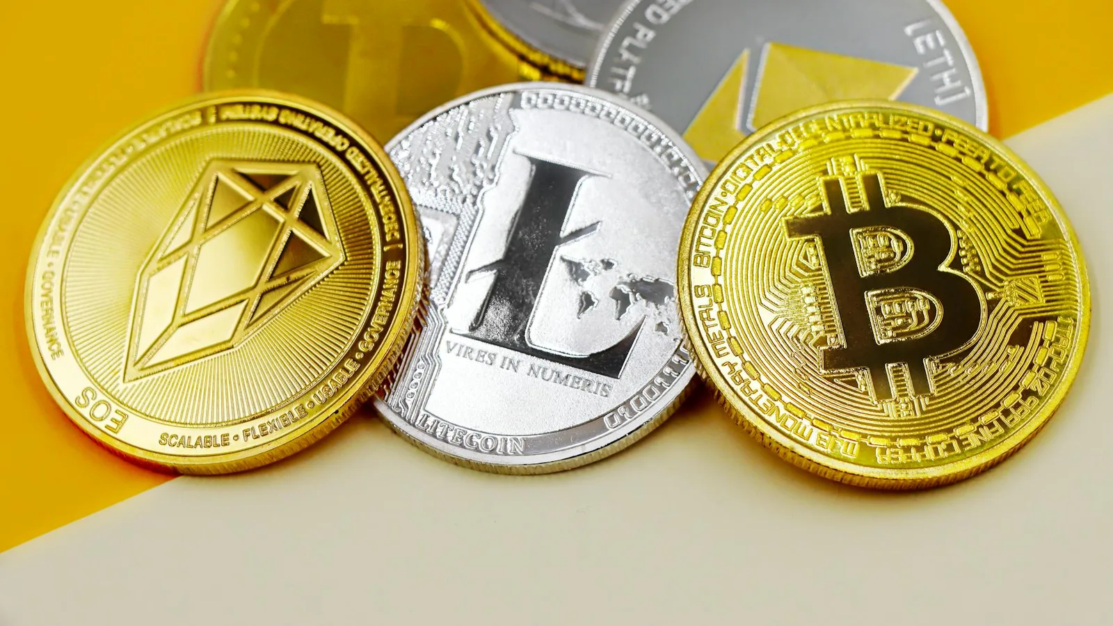 Schweizer Finanzinstitutionen und die globale Kryptowährungsentwicklung: Trenderklärung und regulatorische Implikationen